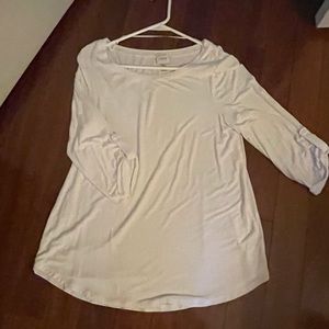 Women’s white top loosefitting
